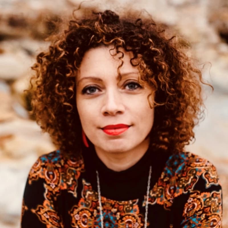 Simone Smith Headshot